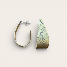 Load image into Gallery viewer, Moroccan Brass hoops