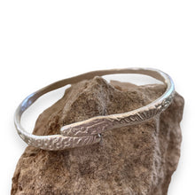 Load image into Gallery viewer, Serpent Bangle