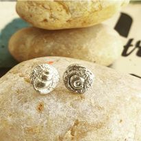 Fossil studs