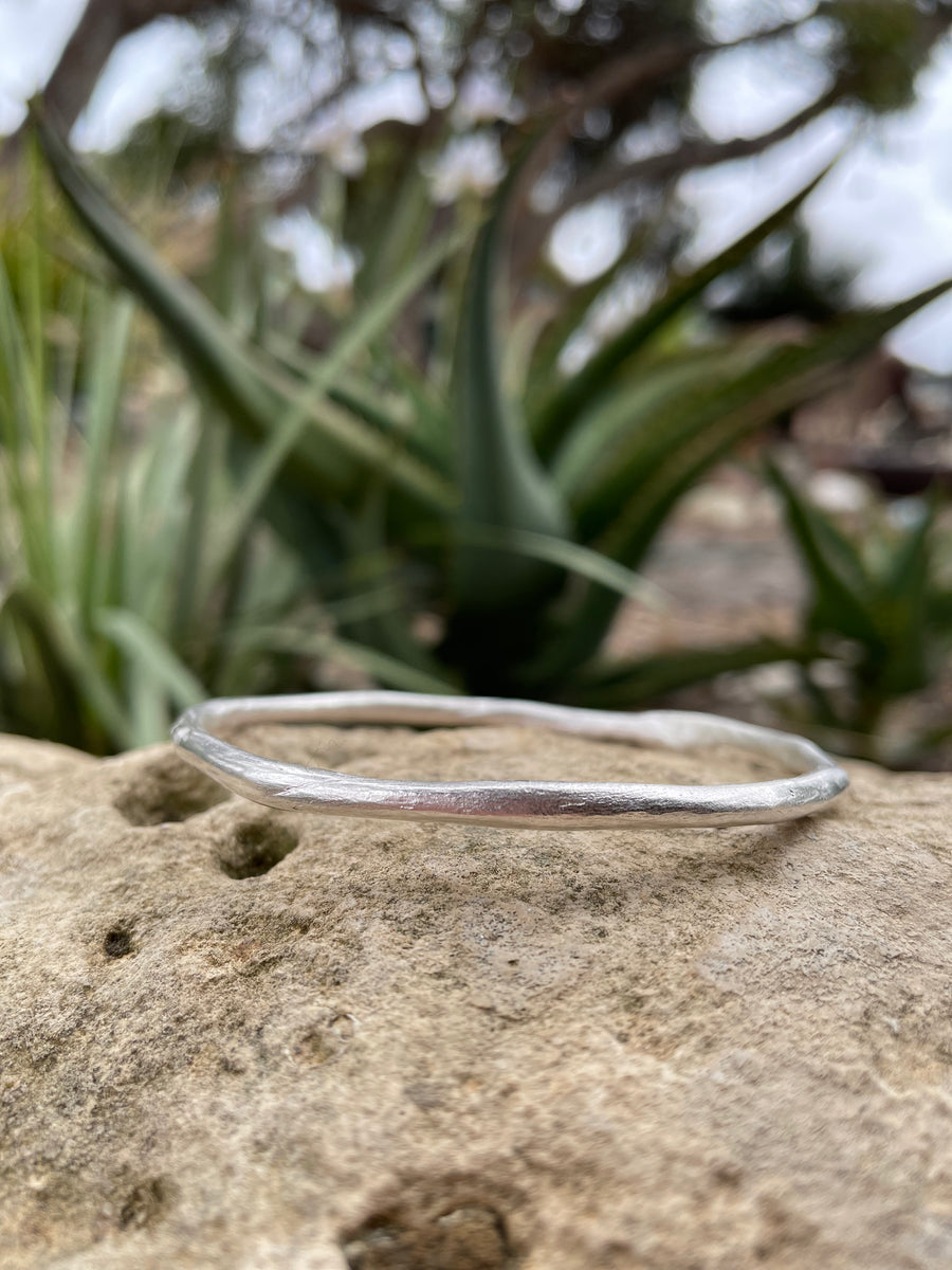 Natural Bangle – By Blu