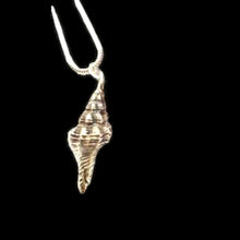 Load image into Gallery viewer, Seashell pendant